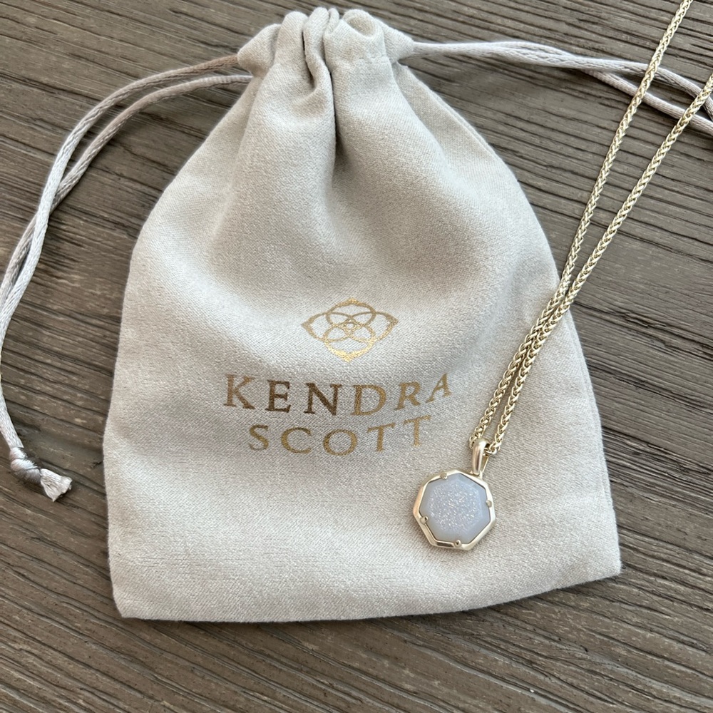 Kendra Scott Pendant Necklace